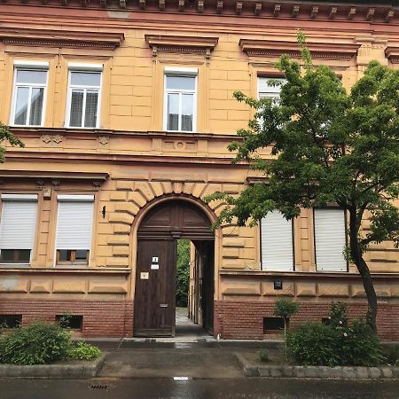 Classic Apartman Szeged Eksteriør billede
